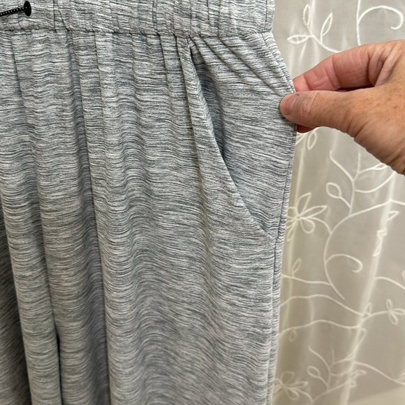 Old navy  active breathe on jump suit space gray size medium - Picture 3 of 6